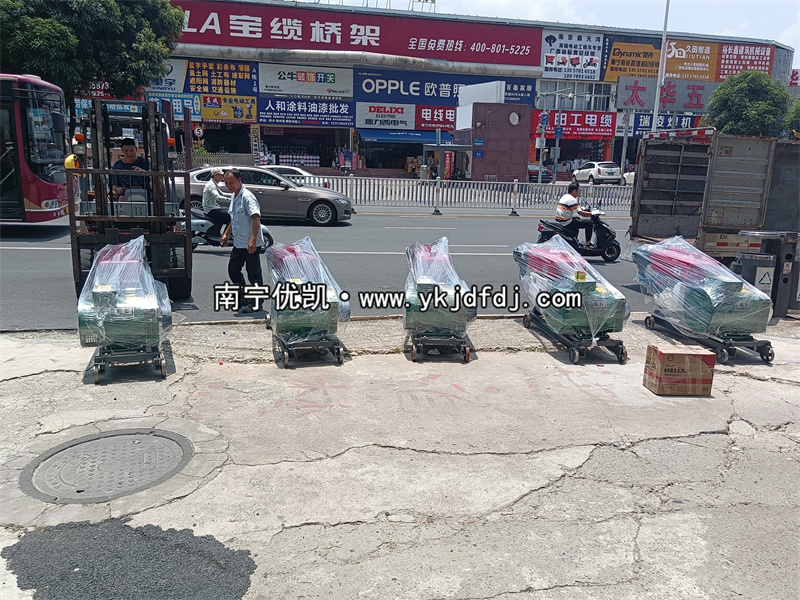 2023年7月26日，5臺單缸柴油發(fā)電機組試機發(fā)貨大連出口到非洲