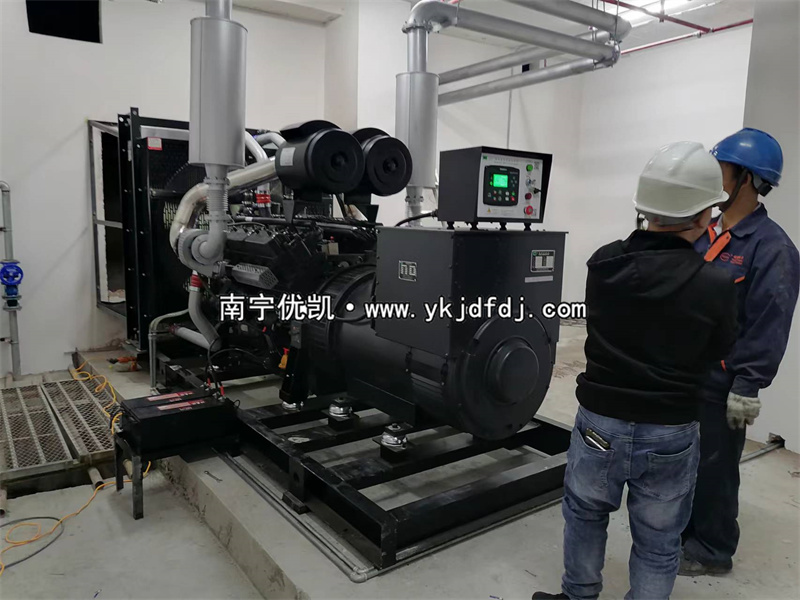 2023年11月17日，河池宜州項(xiàng)目550kw凱普柴油發(fā)電機(jī)組安裝調(diào)試